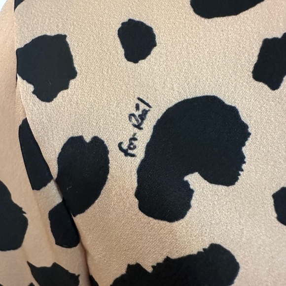 Animal print button down blouse with tie - Picture 5 of 9